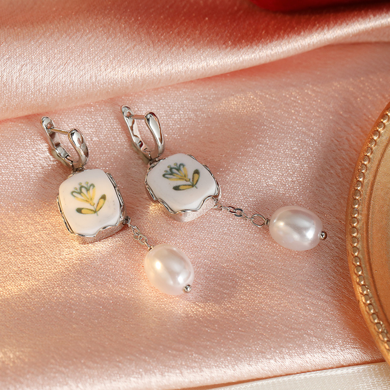 Elegant Floral Drop Earrings with Mini Flowers